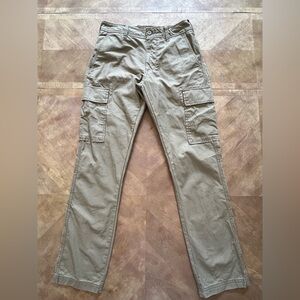 Old Navy Tan Straight Leg Cargo Pants – Size 30x34